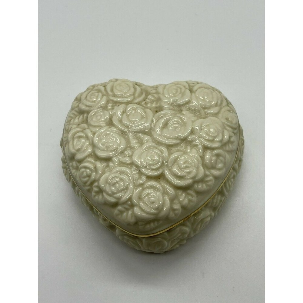 LENOX PORCELAIN HEART SHAPED COVERED KEEP SAKE/TRINKET BOX